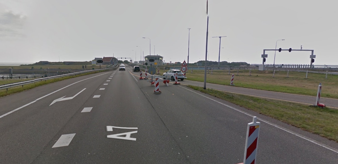 Ook vandaag nog veel overlast door kapotte brug Afsluitdijk