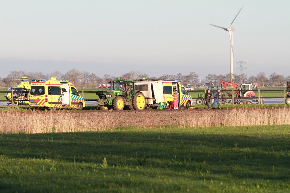 Zwaargewonde na ongeval met landbouwmachine Nieuwe Niedorp