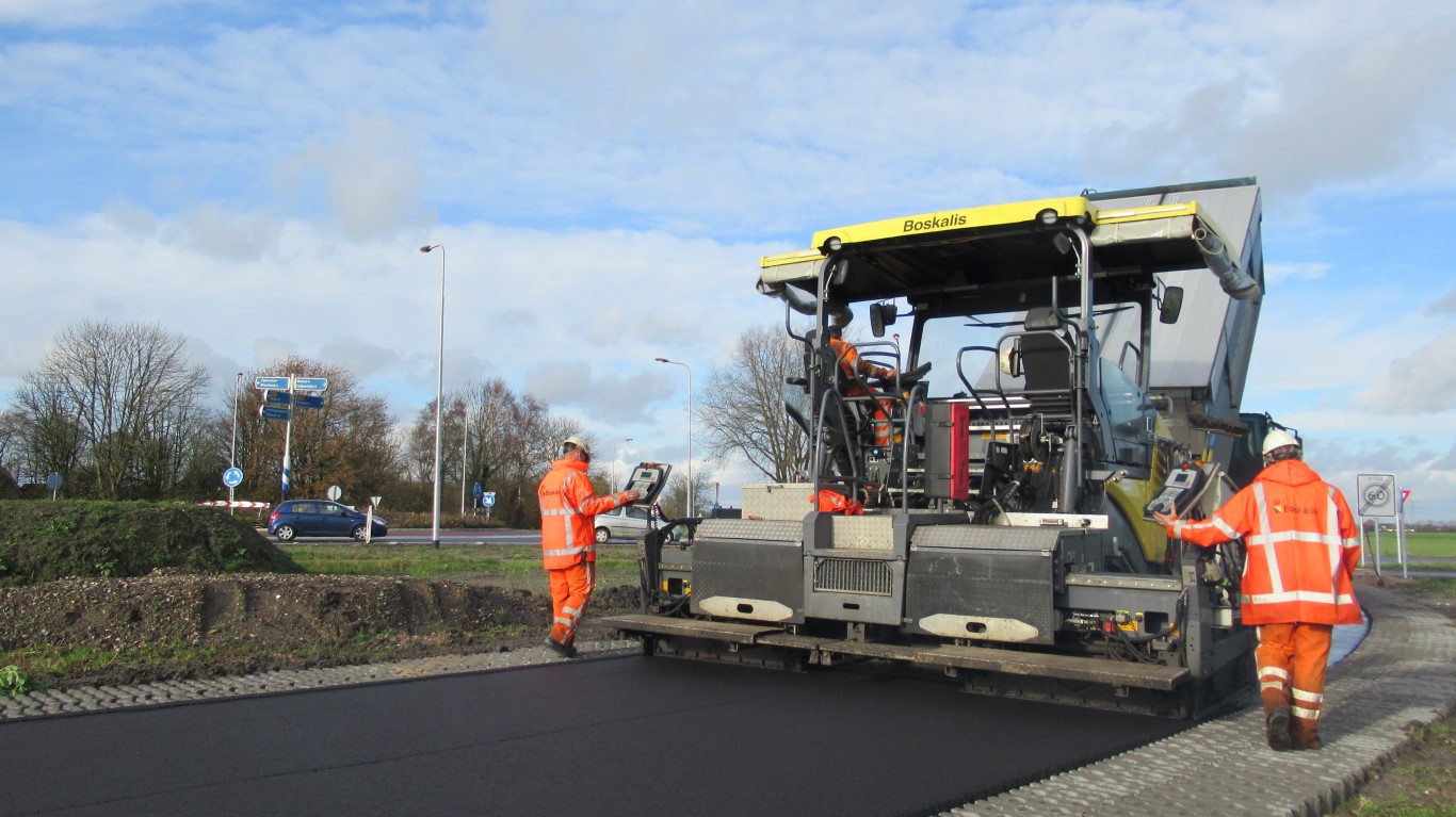 Laatste meters asfalt aangebracht bij de reconstructie van de N241.
