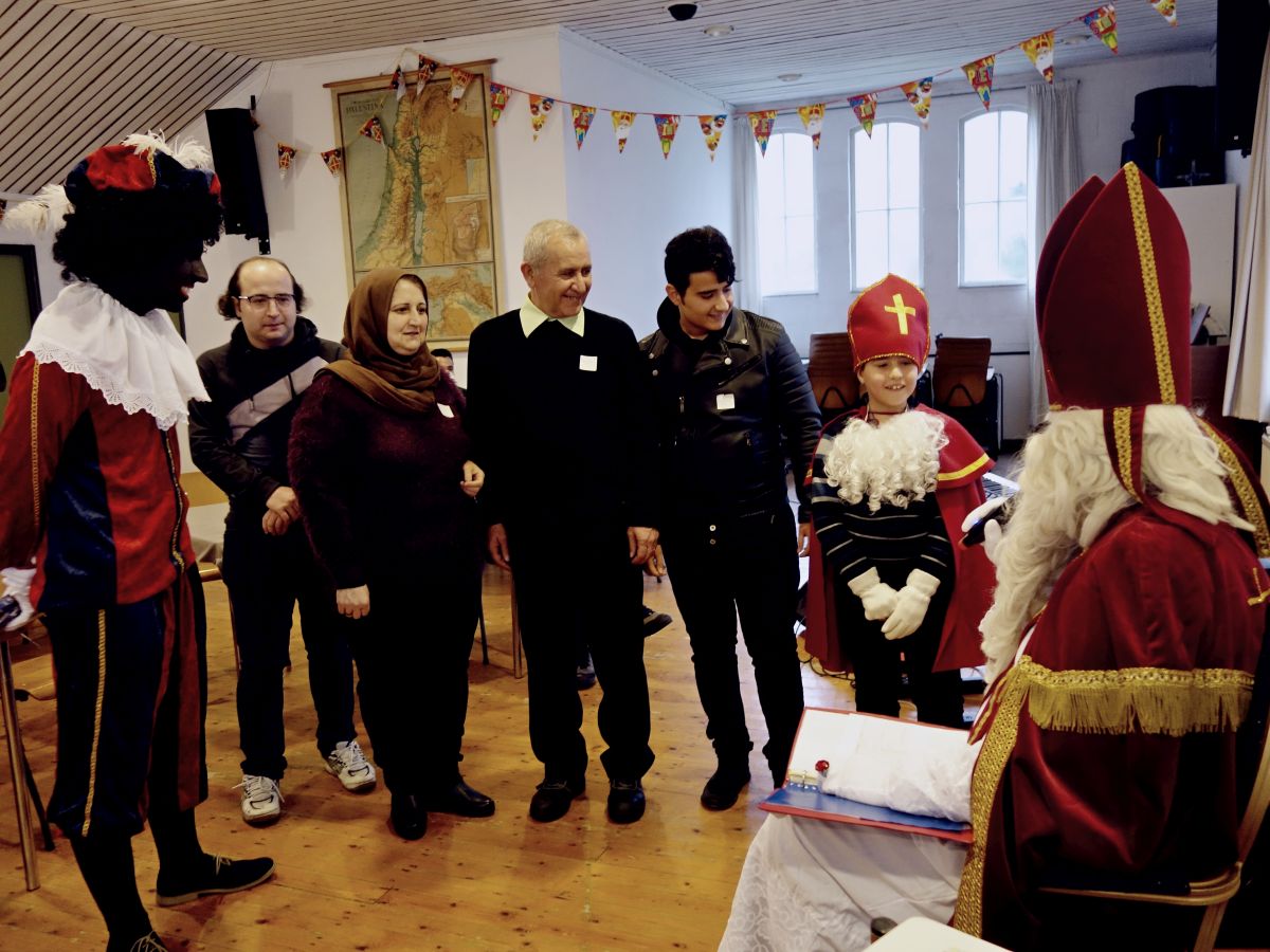 Sinterklaasfeest migranten en bewoners Wieringermeer.
