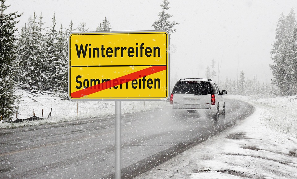 Op wintersport met de auto? Denk om uw banden, nieuwe regels in Duitsland
