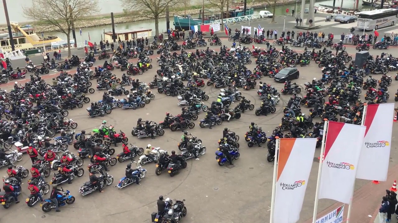 Ruim 800 motorrijders rijden door Hollands Kroon