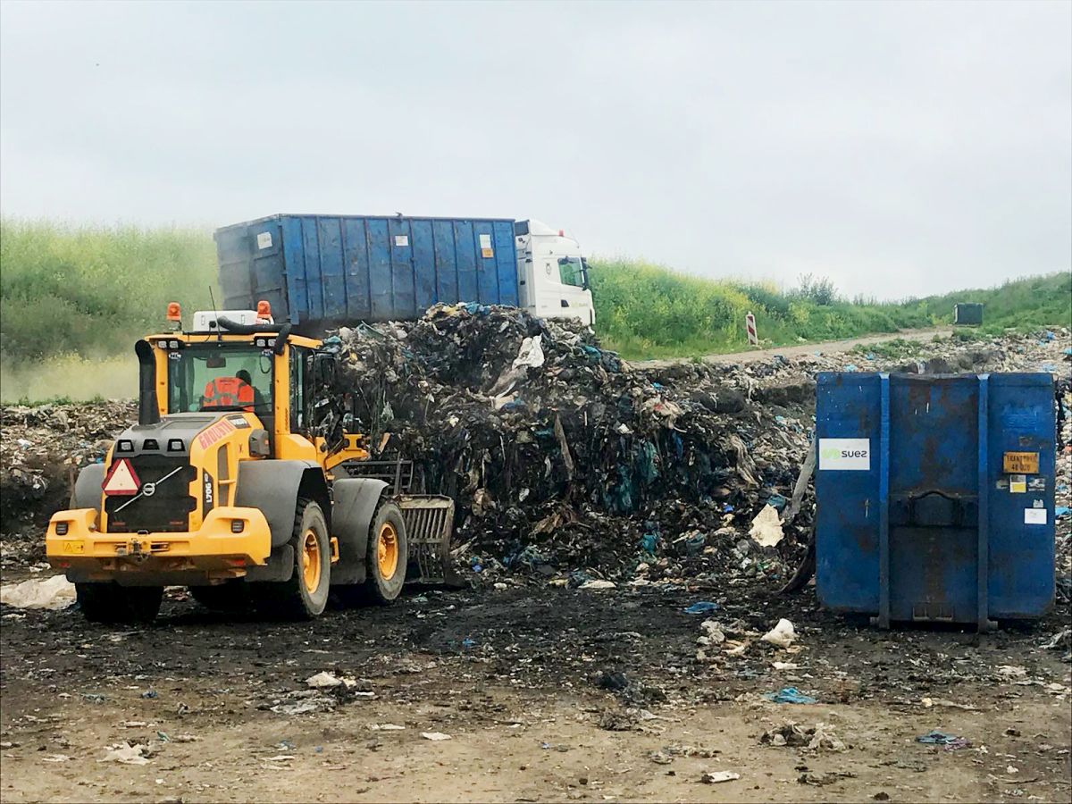 Tijdelijk opslagdepot brandbaar afval locatie Wieringermeer leeggereden
