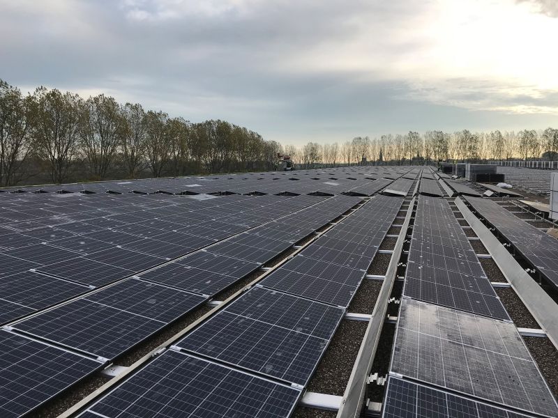 Miljoenen voor zonne-energie op daken, parkeervoorzieningen en bedrijventerreinen