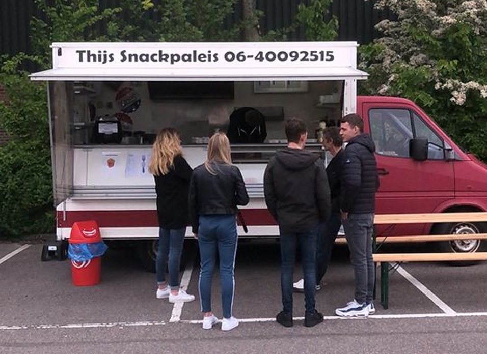 Inwoners Anna Paulowna woedend over intrekken vergunning snackwagen.