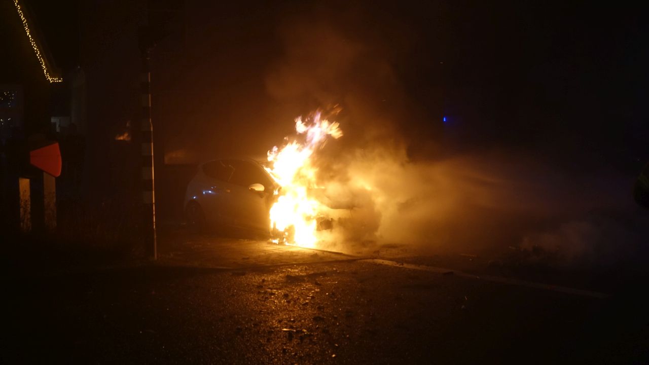 Auto uitgebrand in Oudesluis