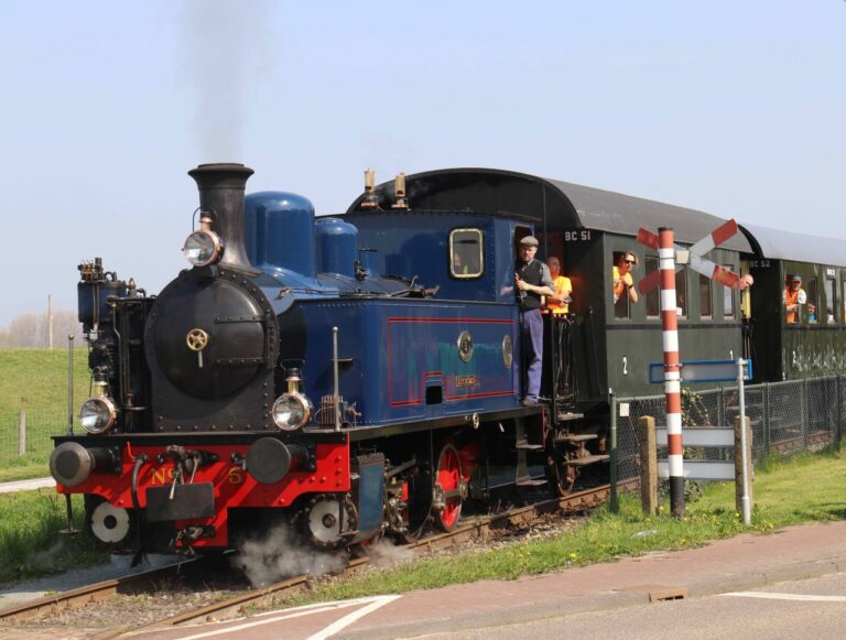 Een Veilige En Spannende Tijdreis Maken Met De Museum Stoomtram Hoorn ...