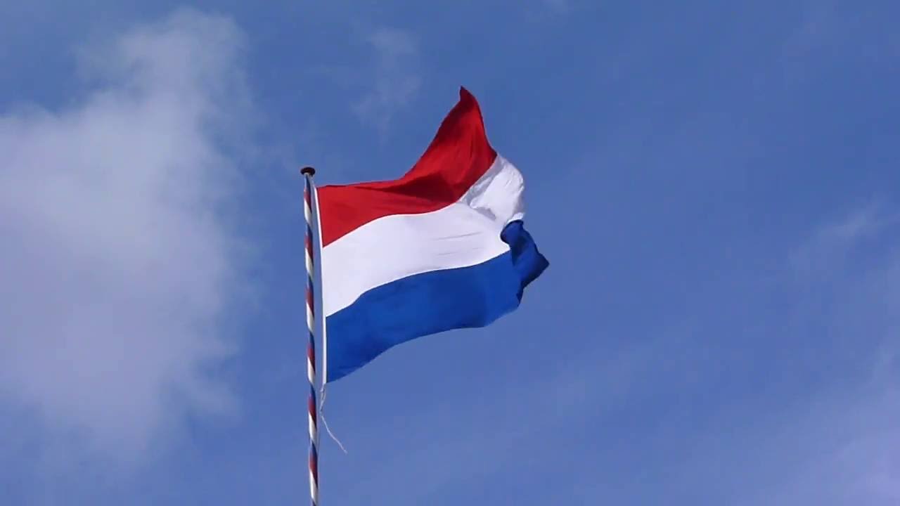 De vlag uit op de ‘Dag van de verpleging’