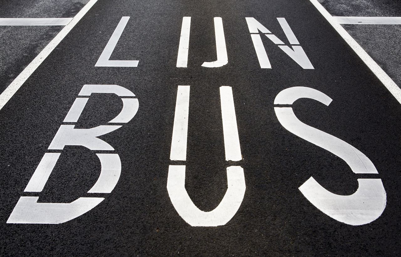 Noord-Holland test voorrang bussen bij verkeerslichten