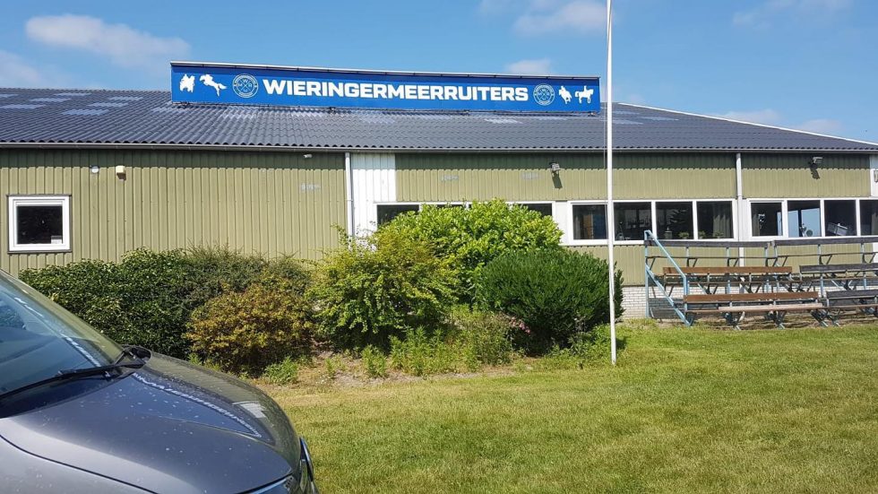 Beursvloer levert nieuw naambord op voor de Wieringermeerruiters