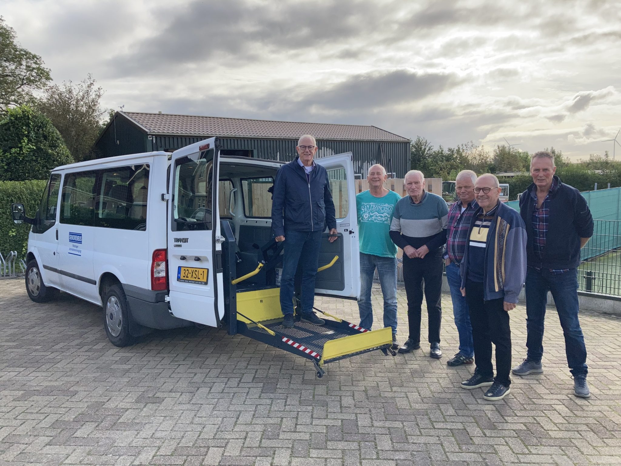 Personenlift in bus Wieringer Activiteitenvereniging dankzij de Hollands Kroonse Uitdaging